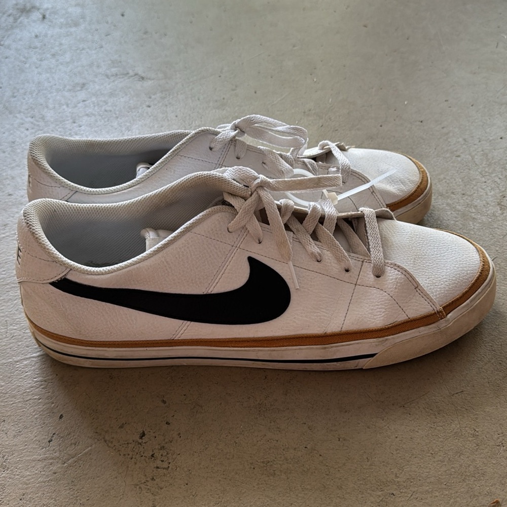 Men’s size 15 Nikes
